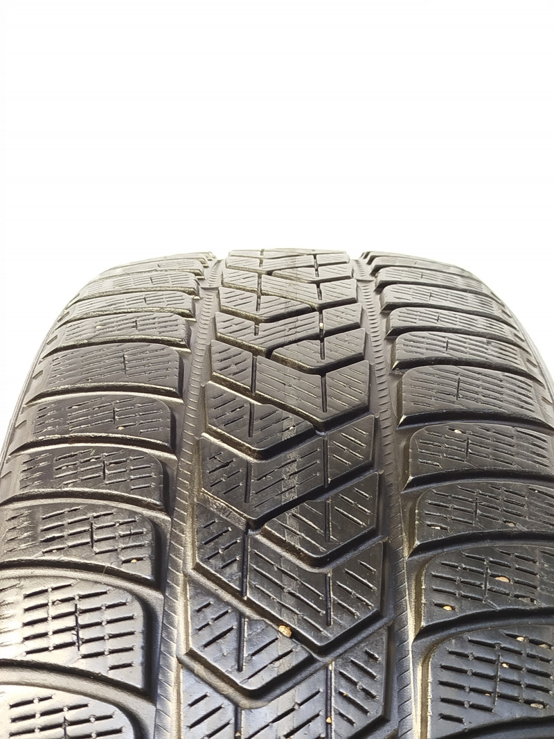 Pirelli Scorpion Winter reifen