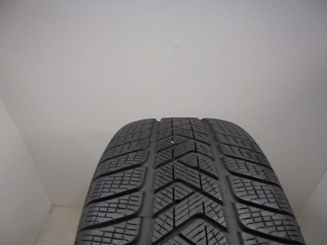 Pirelli Scorpion Winter reifen